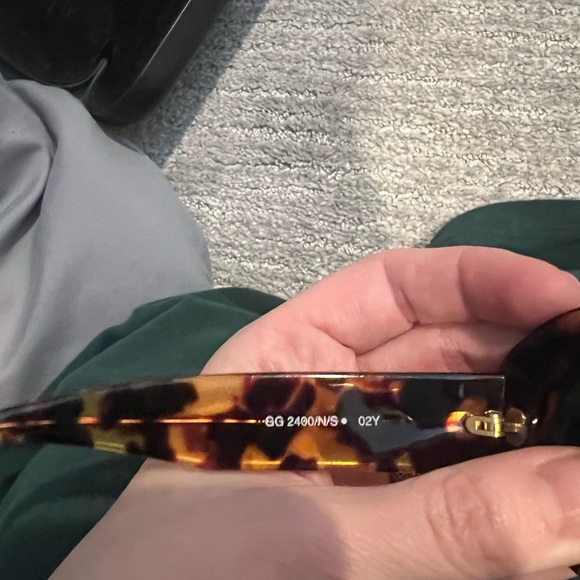 Gucci Tortoise Sunglasses EUC - Picture 2 of 15
